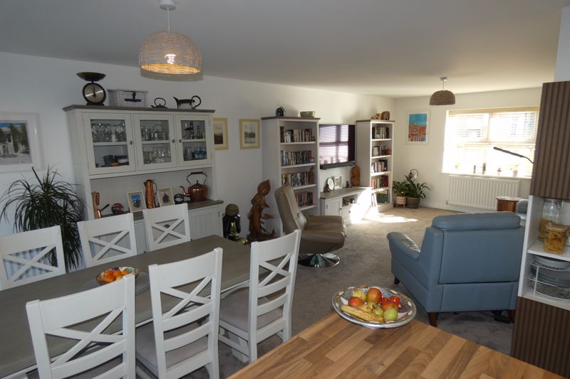 Kitchen/Dining Area/Lounge- click for photo gallery